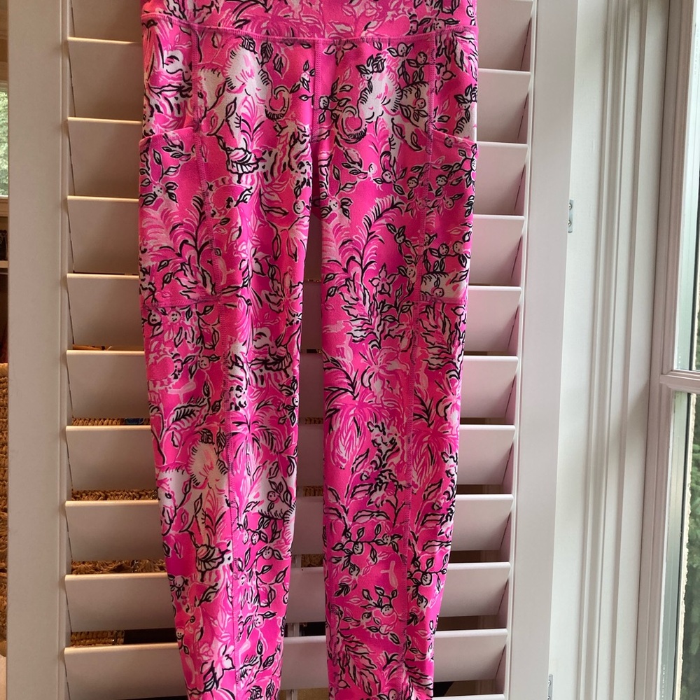 Lilly Pulitzer Pink and Black Luxletic Leggings Small Plumeria Purposefully Pink